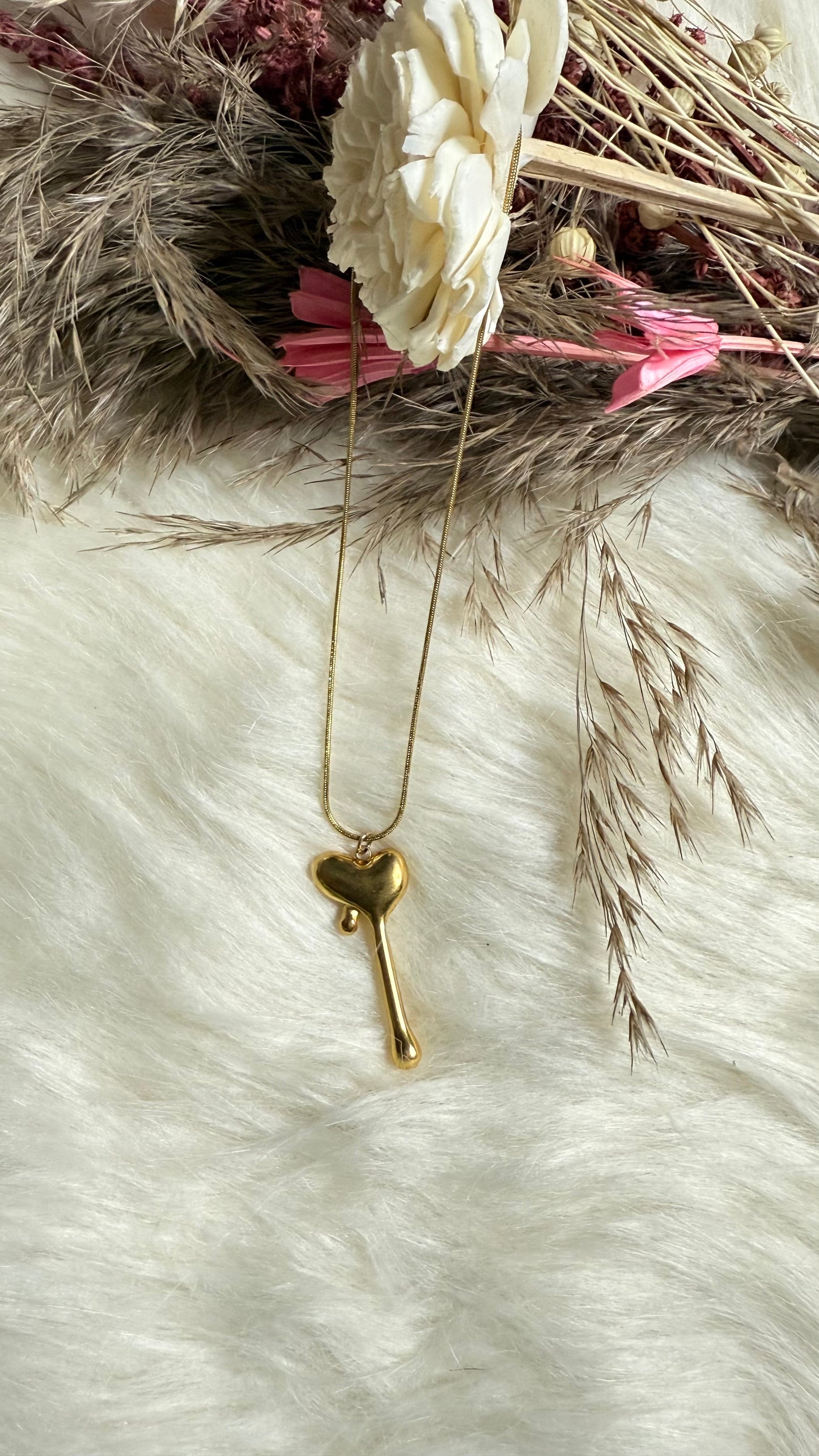 Gold Heart Key Necklace - Romantic Pendant Jewelry