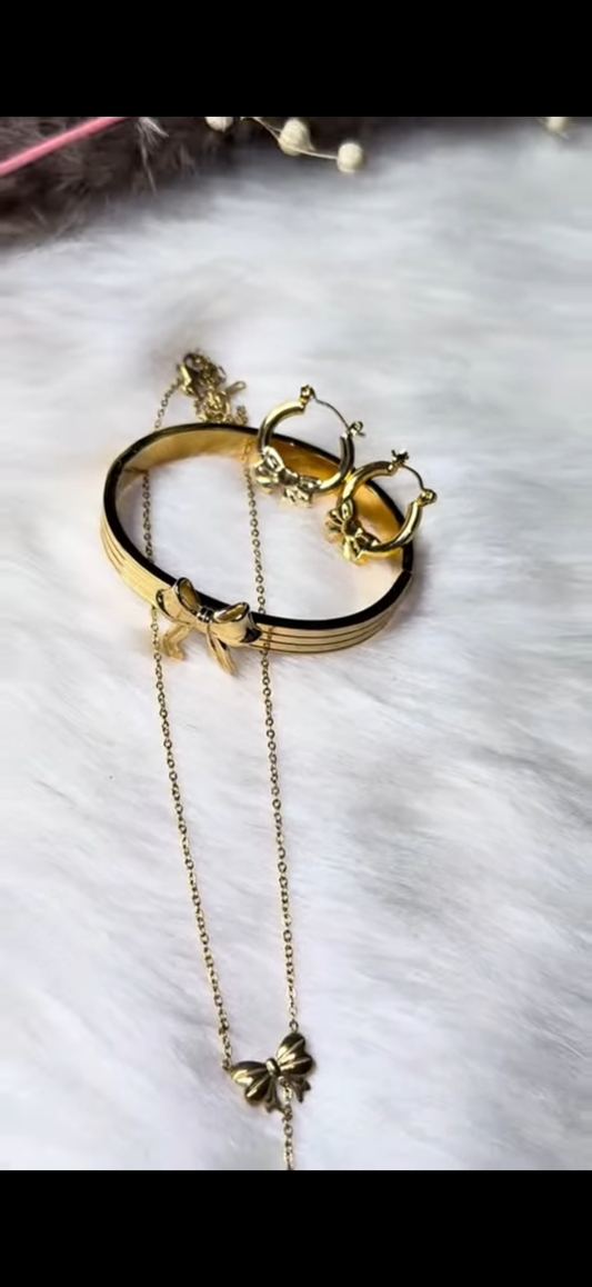 Golden Bow Charm Combo