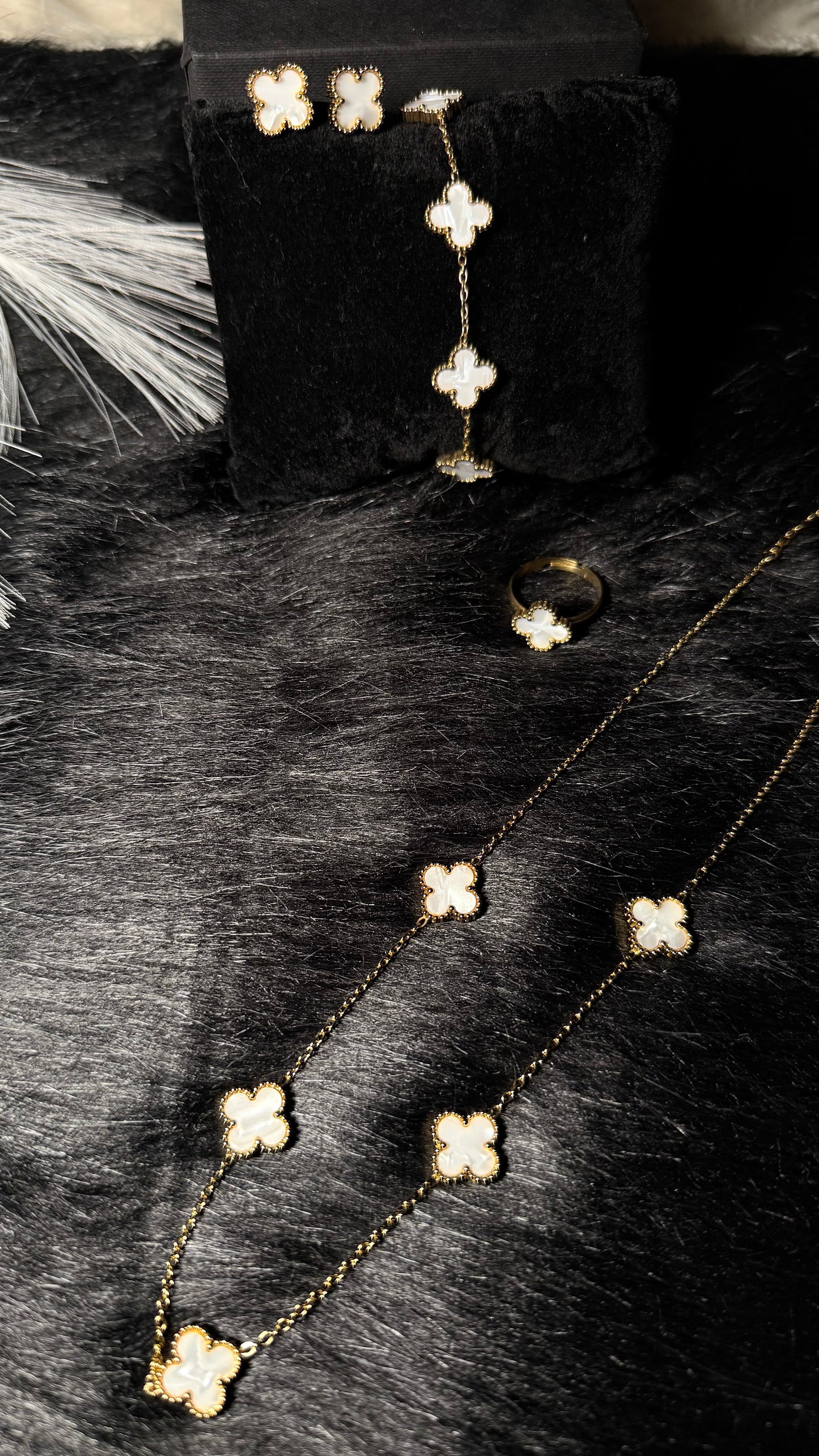 White Clover Luxe Set