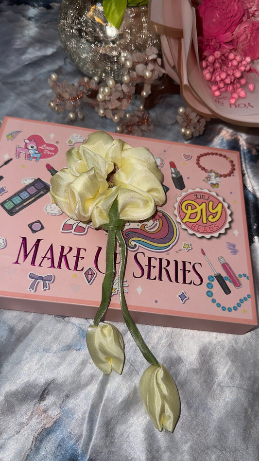 Tulip flower scrunchies